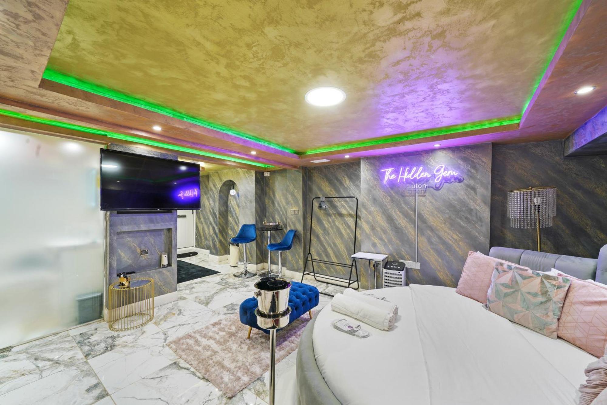 Apartment Hidden Gem Lt Jaccuzi Bath Massage Chair Superkingsize Bed Parking Available *